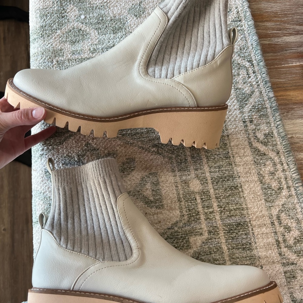 Coconuts by Matisse Cream Ankle Booties